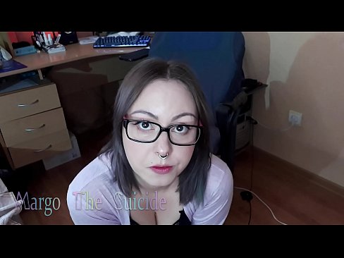 ❤️ Көз айнек тагынган сексуалдуу кыз Дилдону камерага терең соруп Секс видео ky.xxxner.ru ️❤